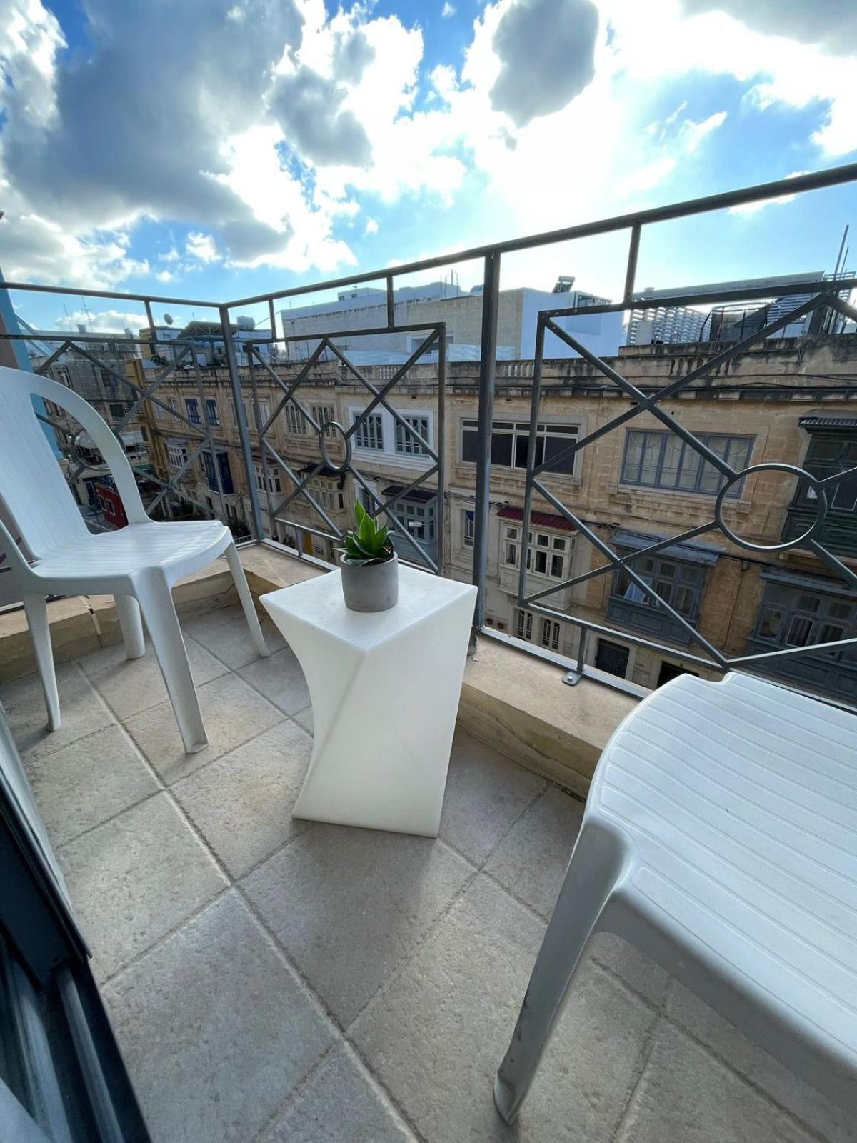 Simons Apartments Minutes Away From Balluta Bay And St Julians Sliema Eksteriør bilde