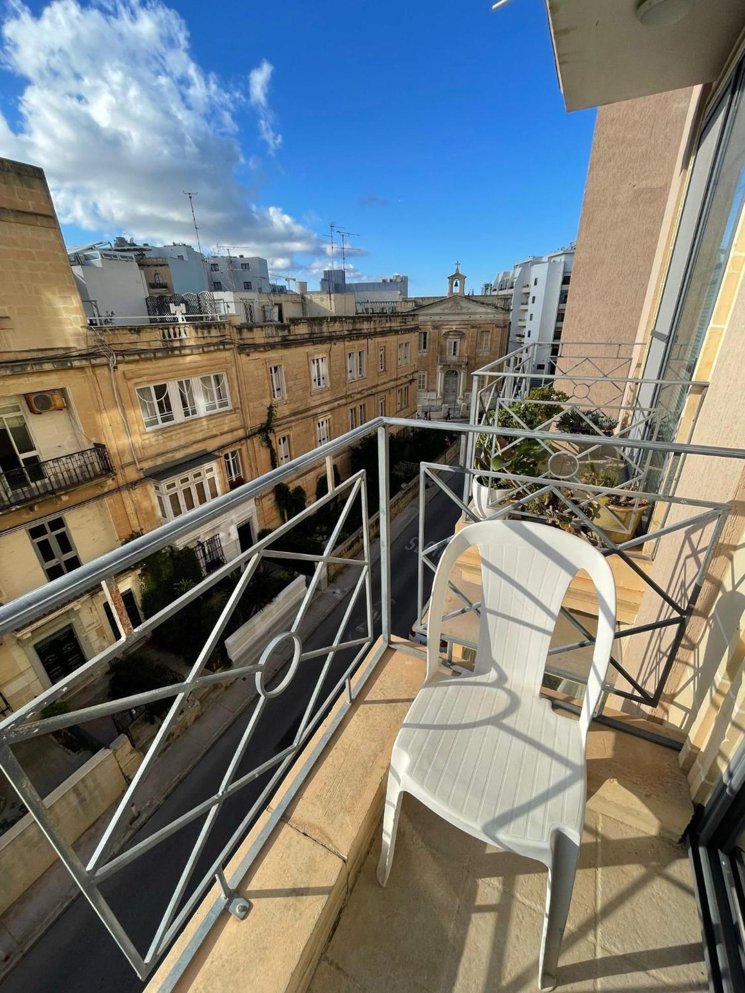 Simons Apartments Minutes Away From Balluta Bay And St Julians Sliema Eksteriør bilde